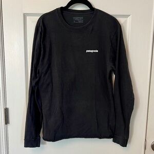 Patagonia Womens Classic P-6 Logo Black Cotton Long Sleeve Gorpcore Granola Girl